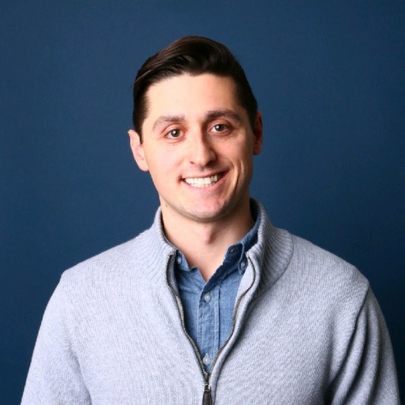 Alex Henschel Headshot